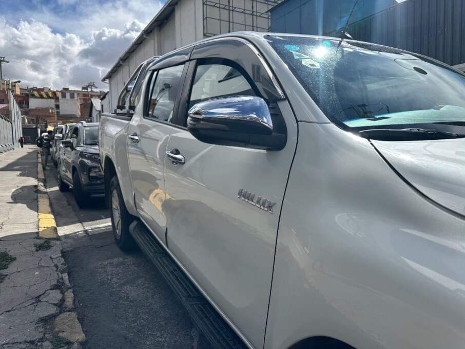 TOYOTA HILUX 2019 49.000 Kms.