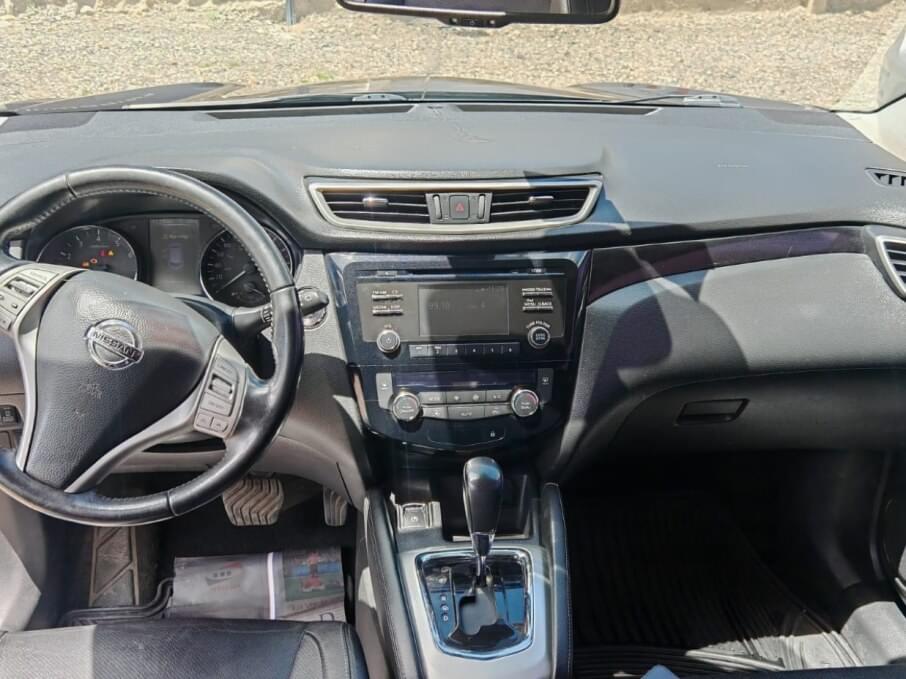 NISSAN QASHQAI 2027 65.800 Kms.