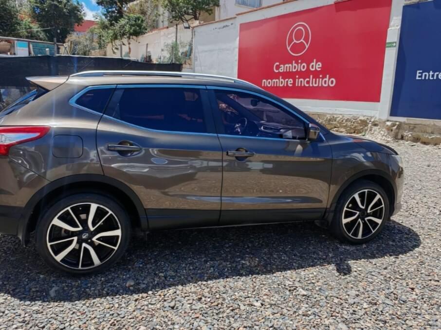 NISSAN QASHQAI 2027 65.800 Kms.
