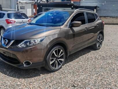NISSAN QASHQAI 2027 65.800 Kms.