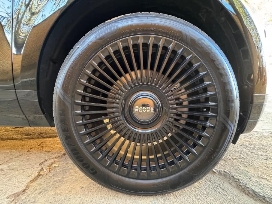 LAND ROVER RANG ROVER 2025 900 Kms.