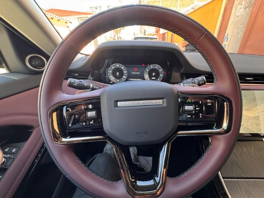 LAND ROVER RANG ROVER 2025 900 Kms.