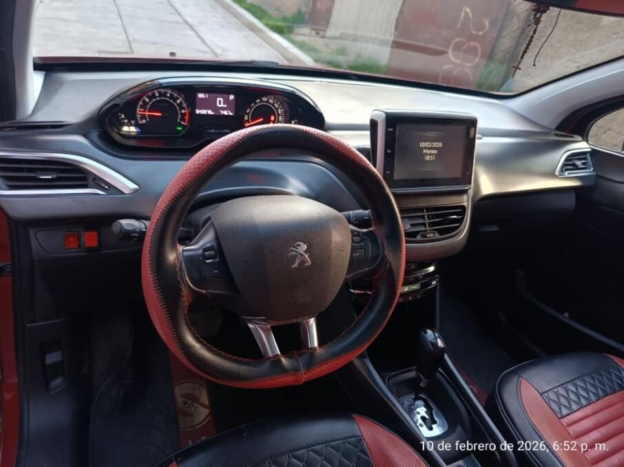 PEUGEOT 2008 2023 42.000 Kms.