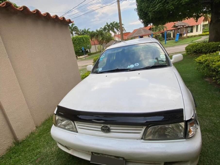 TOYOTA COROLLA 1997 130.000 Kms.