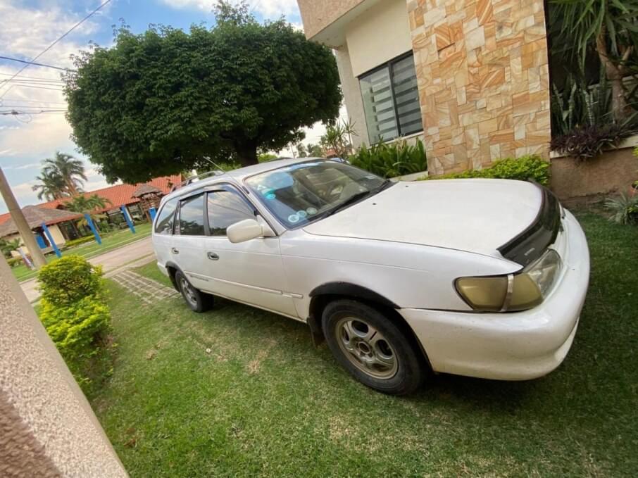 TOYOTA COROLLA 1997 130.000 Kms.