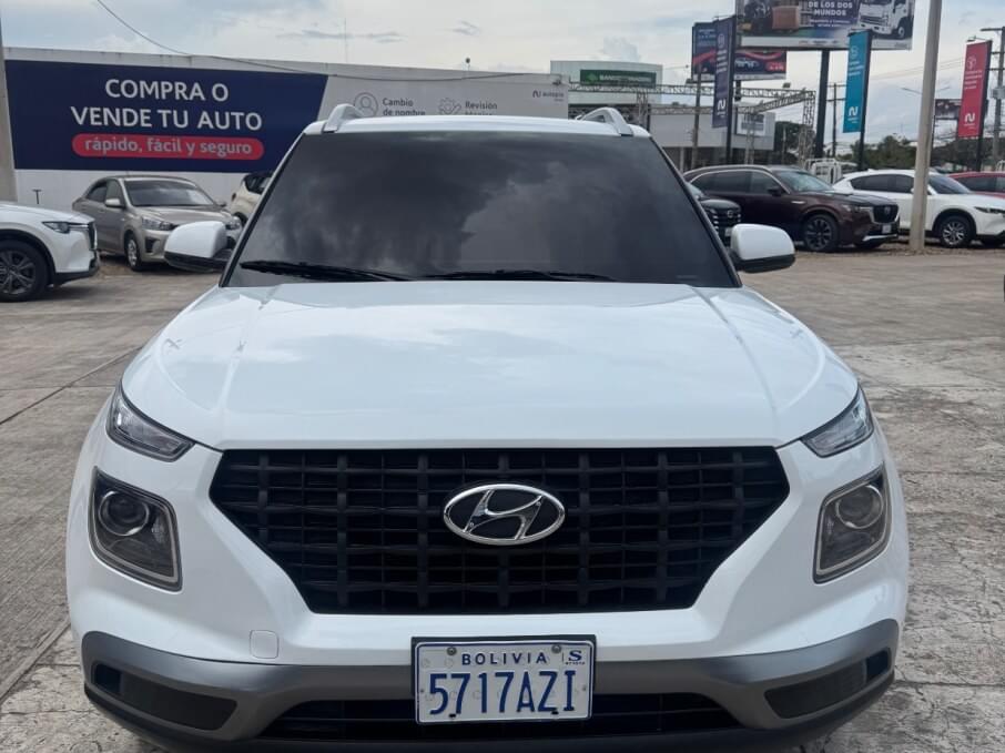 HYUNDAI VENUE 2022 22.510 Kms.