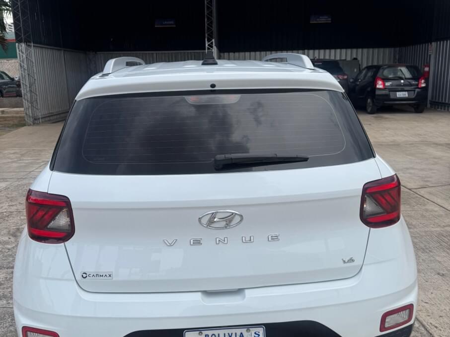 HYUNDAI VENUE 2022 22.510 Kms.