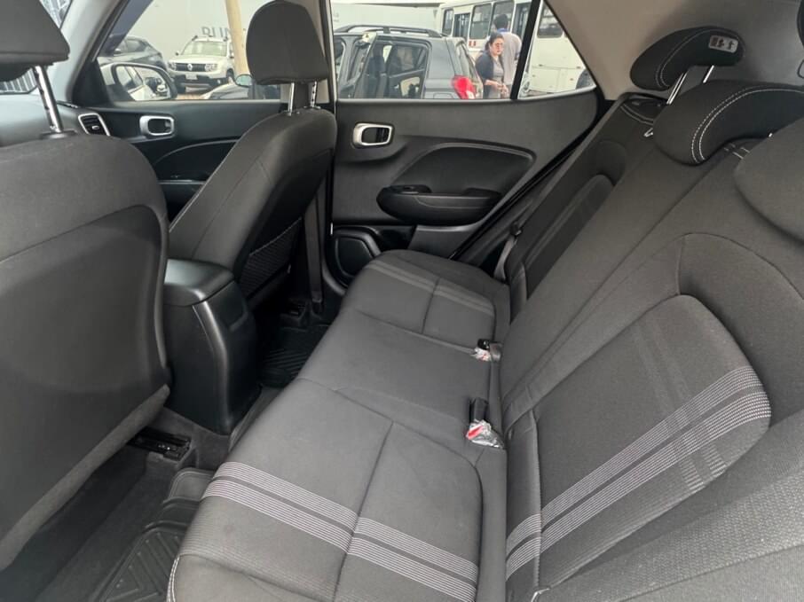 HYUNDAI VENUE 2022 22.510 Kms.