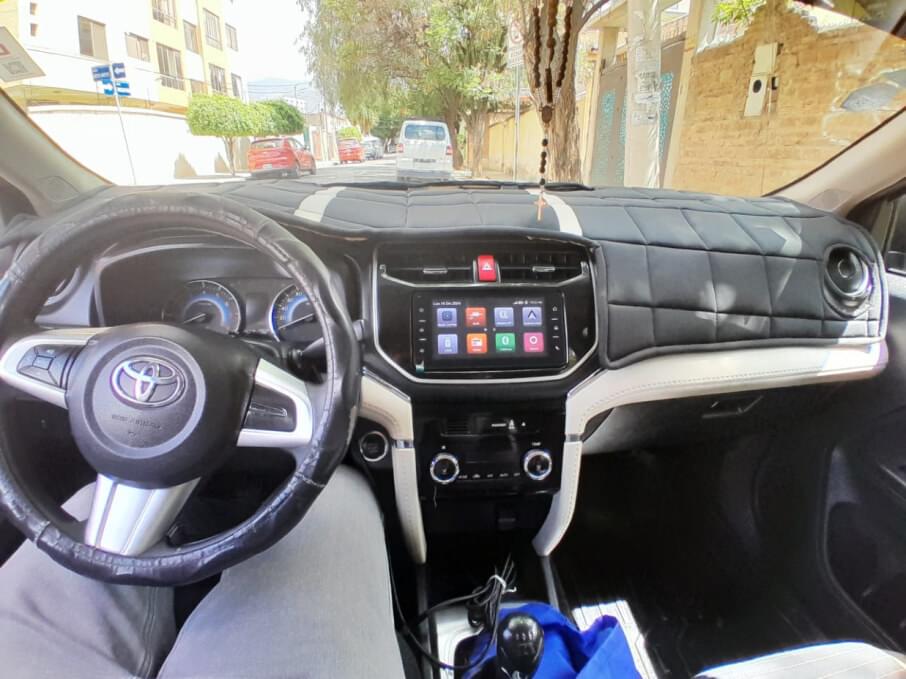 TOYOTA RUSH 2022 73.000 Kms.