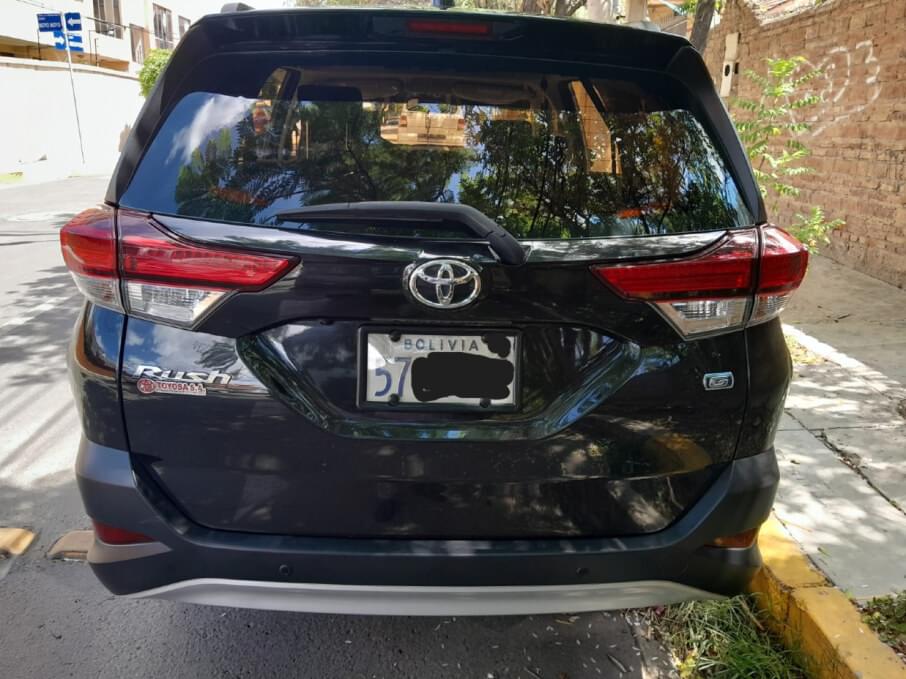 TOYOTA RUSH 2022 73.000 Kms.
