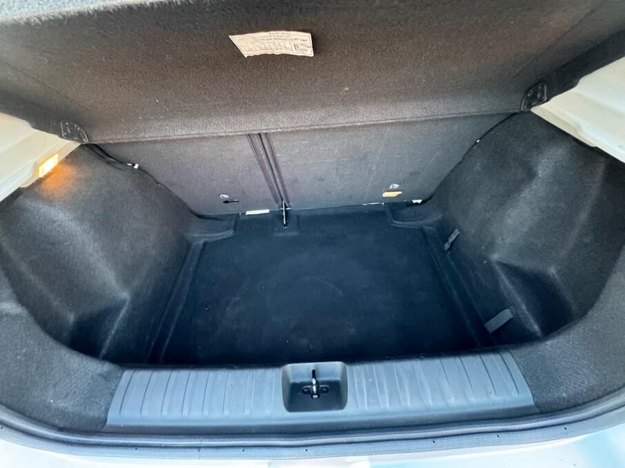 CHEVROLET ONIX 2023 37.000 Kms.