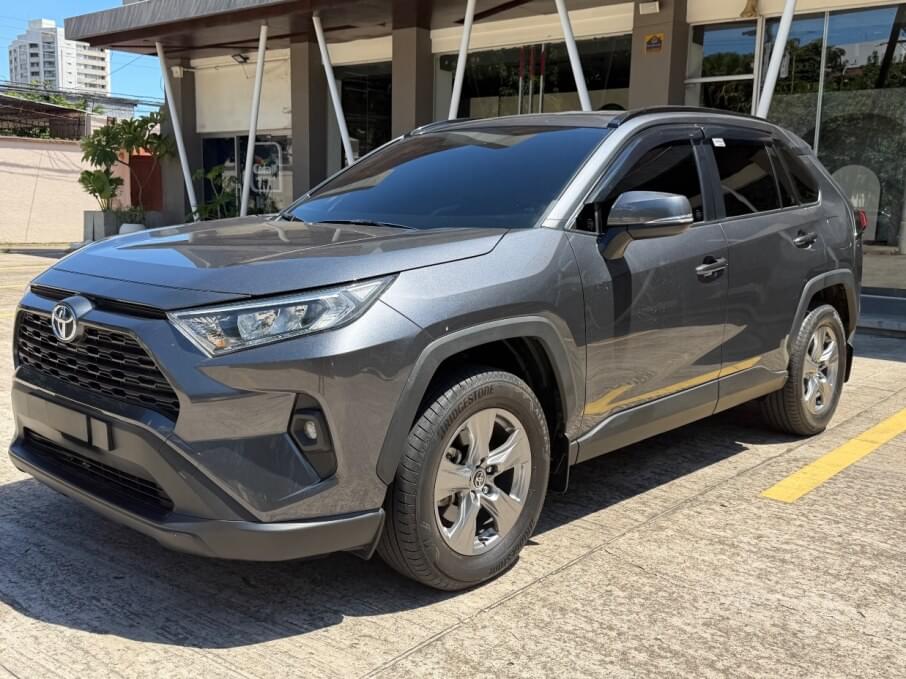 TOYOTA RAV4 2025 8.000 Kms.