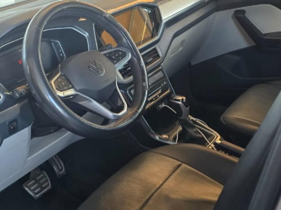 VOLKSWAGEN T-CROSS 2023 31.000 Kms.