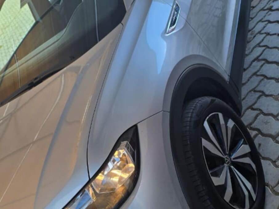 VOLKSWAGEN T-CROSS 2023 31.000 Kms.