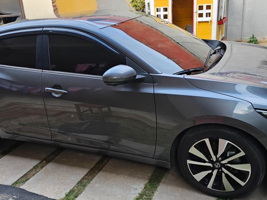 NISSAN SENTRA 2.0 2023 7.900 Kms.
