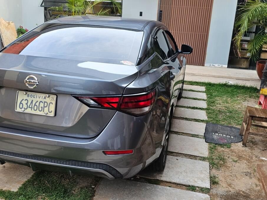 NISSAN SENTRA 2.0 2023 7.900 Kms.