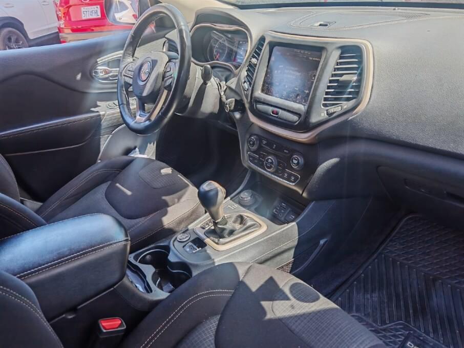 JEEP CHEROKEE 2016 46.000 Kms.