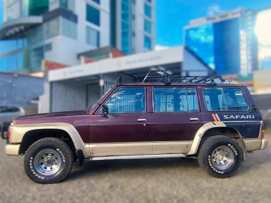 NISSAN PATROL 1992 250.000 Kms.