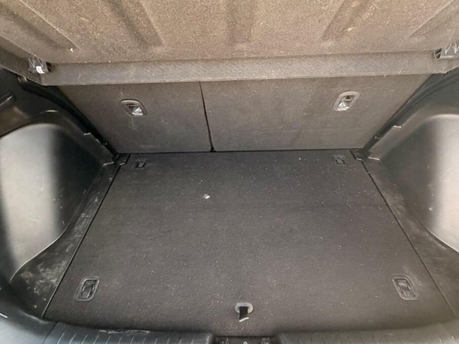 HYUNDAI VENUE 2023 27.087 Kms.