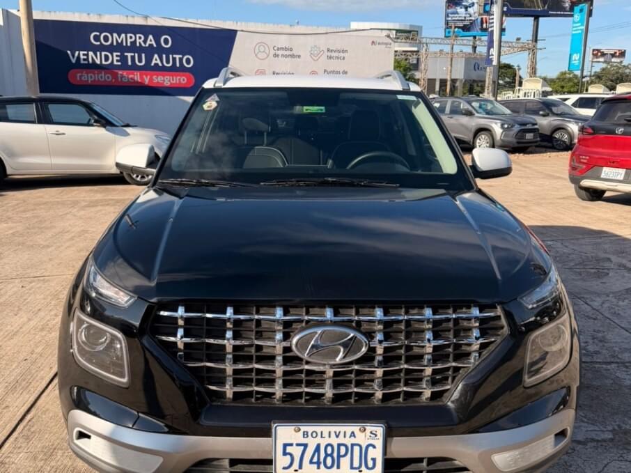 HYUNDAI VENUE 2023 27.087 Kms.