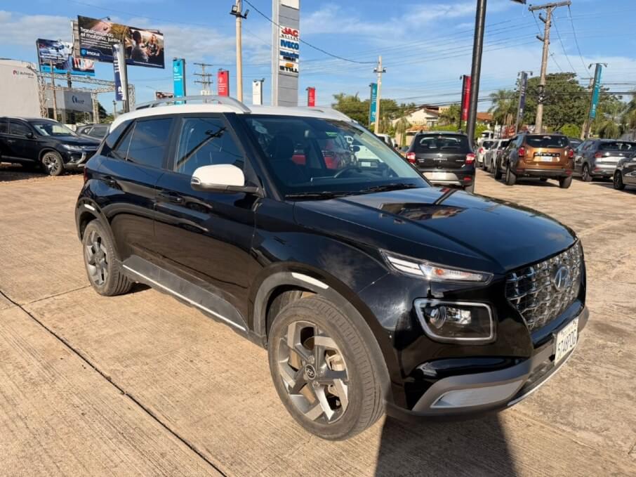 HYUNDAI VENUE 2023 27.087 Kms.
