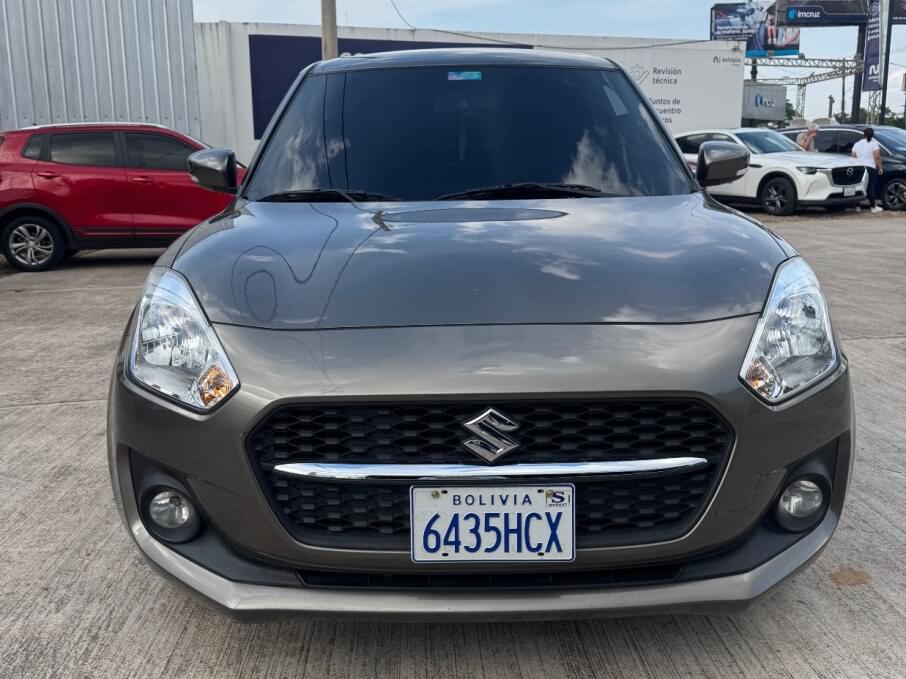 SUZUKI SWIFT 2025 13.420 Kms.