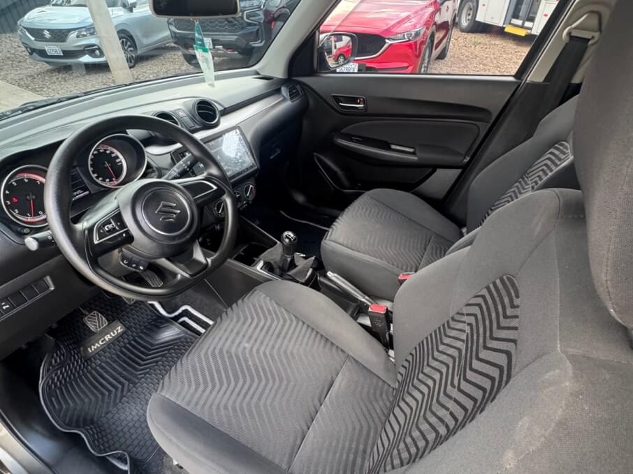 SUZUKI SWIFT 2025 13.420 Kms.