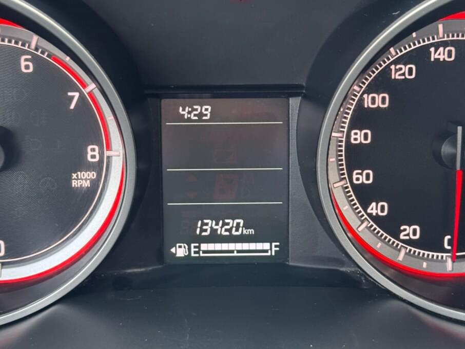 SUZUKI SWIFT 2025 13.420 Kms.