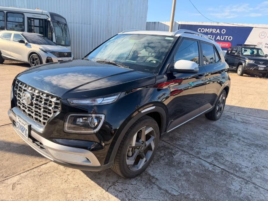 HYUNDAI VENUE 2023 27.087 Kms.