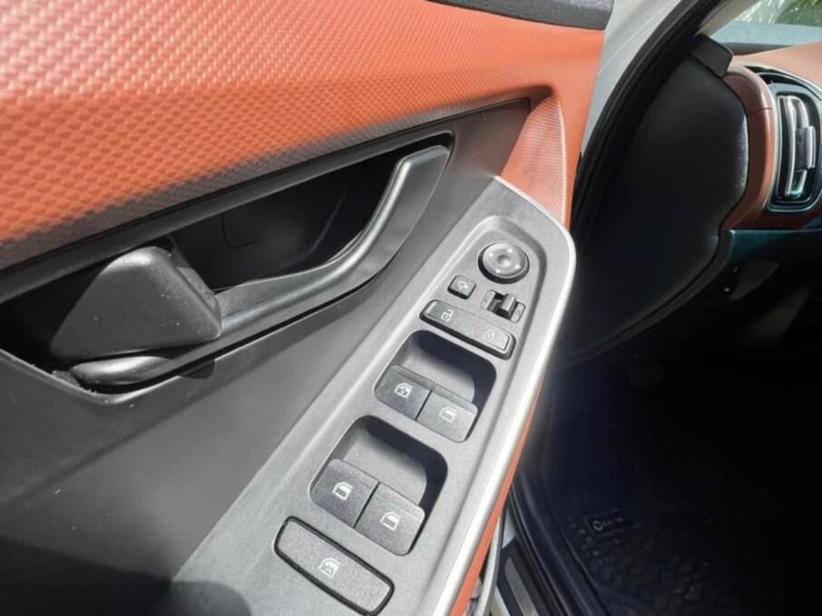 HYUNDAI CRETA 2022 10.000 Kms.