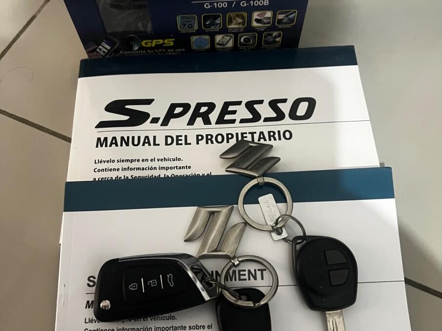 SUZUKI S-PRESSO 2023 24.000 Kms.
