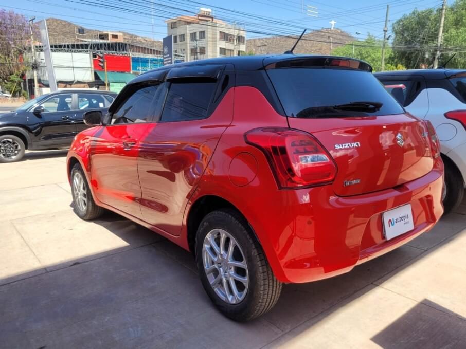 SUZUKI SWIFT 2024 30.000 Kms.