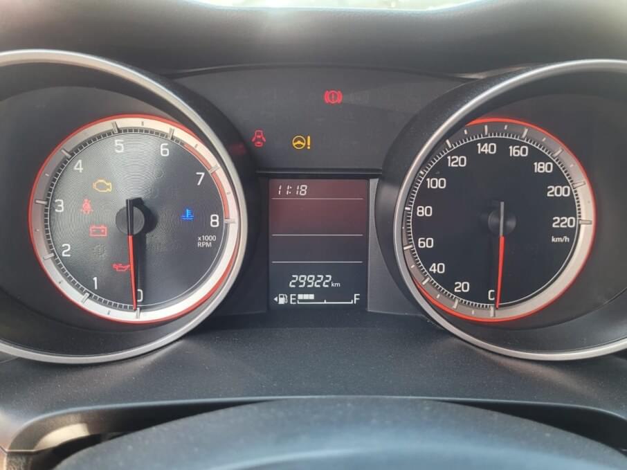 SUZUKI SWIFT 2024 30.000 Kms.