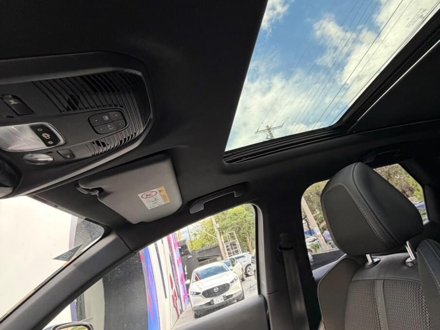 PEUGEOT 3008 2023 29.000 Kms.