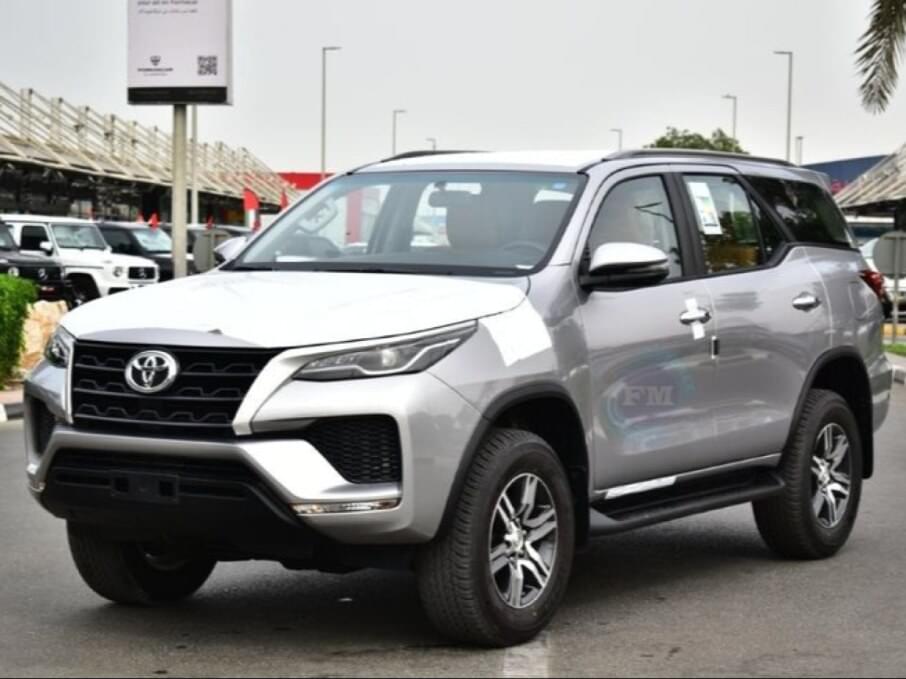 TOYOTA FORTUNER 2025 21 Kms.
