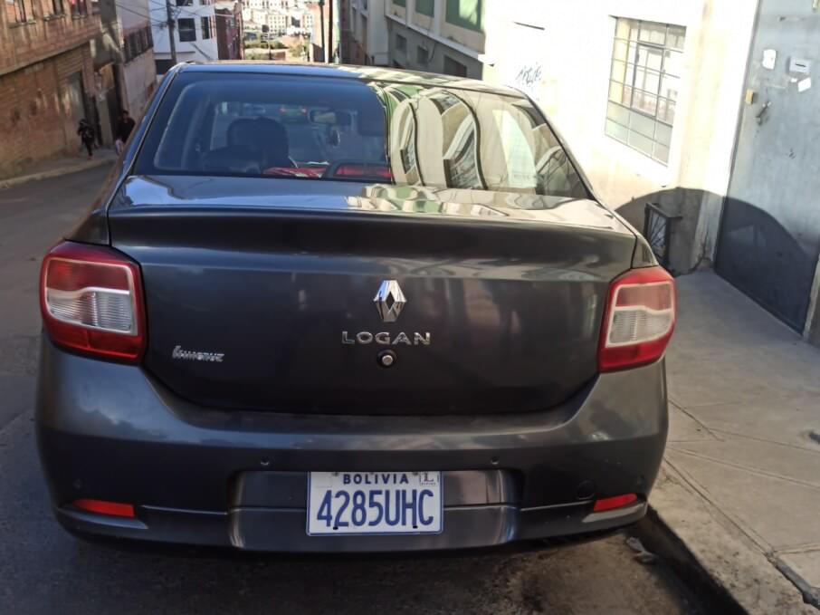 RENAULT LOGAN 2017 35.000 Kms.