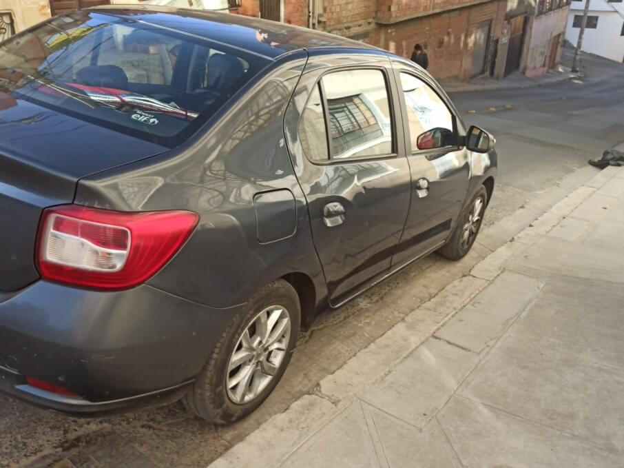 RENAULT LOGAN 2017 35.000 Kms.