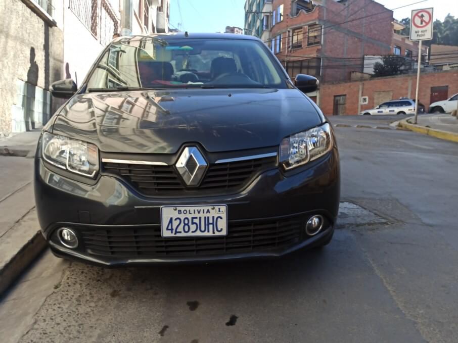 RENAULT LOGAN 2017 35.000 Kms.
