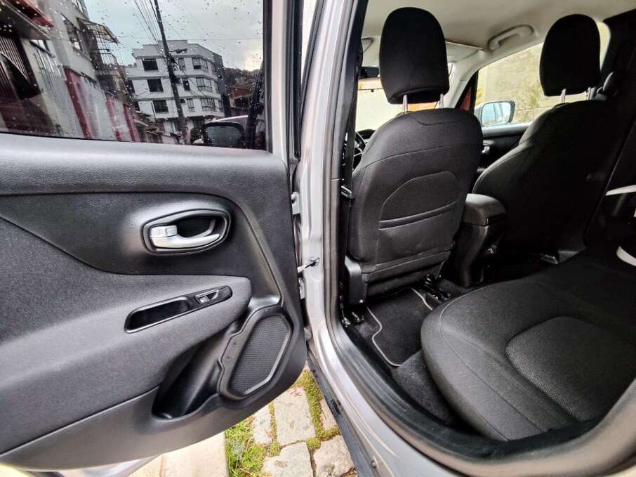 JEEP RENEGADE SPORT 4X2 2022 30.000 Kms.