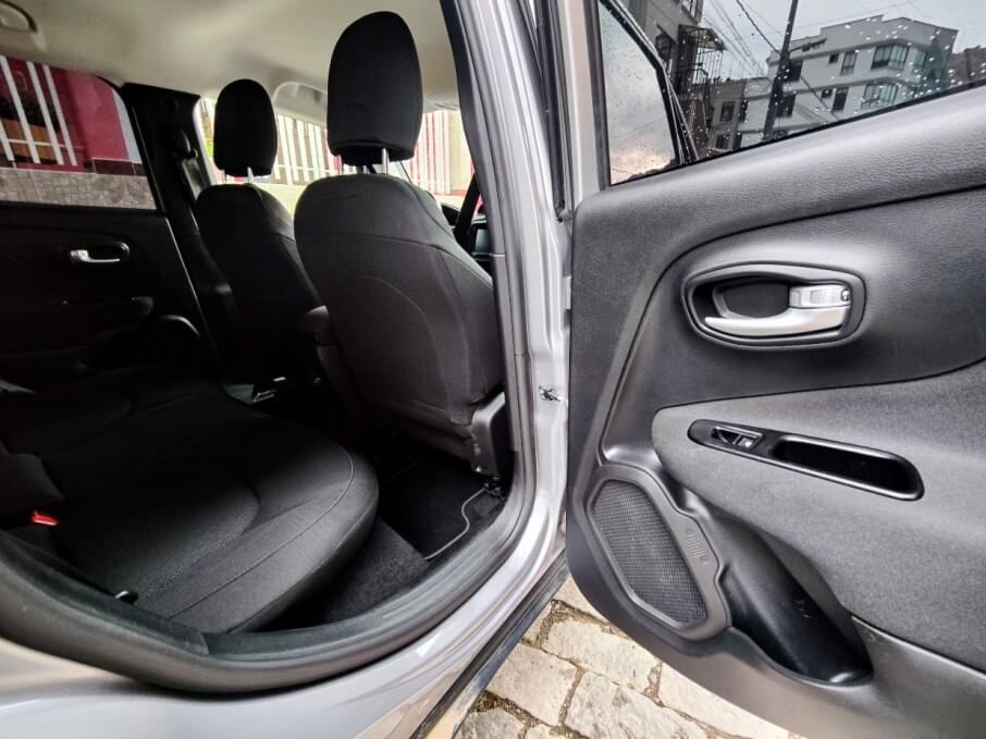 JEEP RENEGADE SPORT 4X2 2022 30.000 Kms.