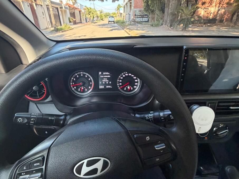 HYUNDAI GRAND I-10 2025 20.000 Kms.