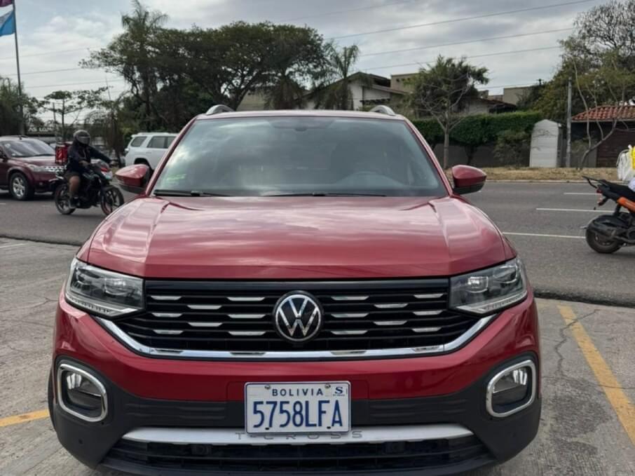 VOLKSWAGEN T-CROSS 2022 41.700 Kms.