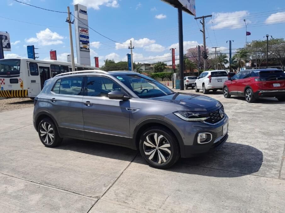 VOLKSWAGEN T-CROSS 2021 55.800 Kms.