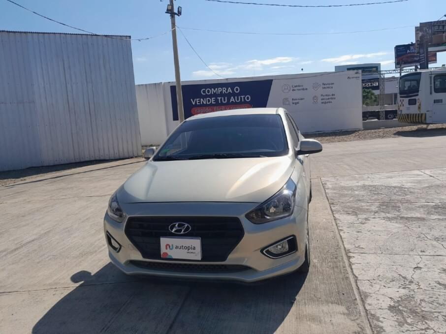 HYUNDAI VERNA 2022 102.000 Kms.