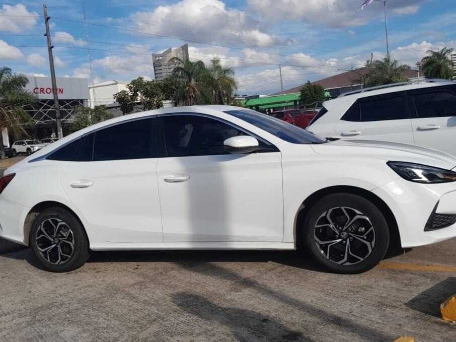 MG GT 2023 21.300 Kms.