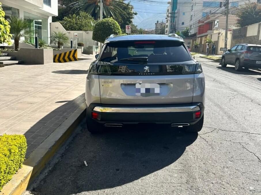 PEUGEOT 3008 2023 15.000 Kms.