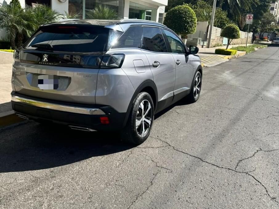 PEUGEOT 3008 2023 15.000 Kms.