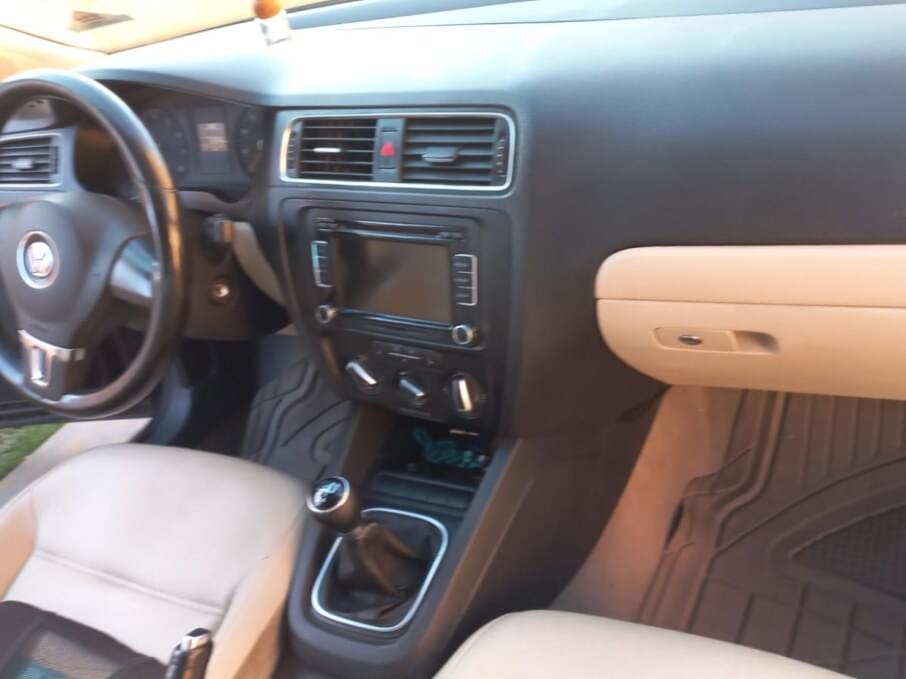 VOLKSWAGEN JETTA 2011 55.000 Kms.