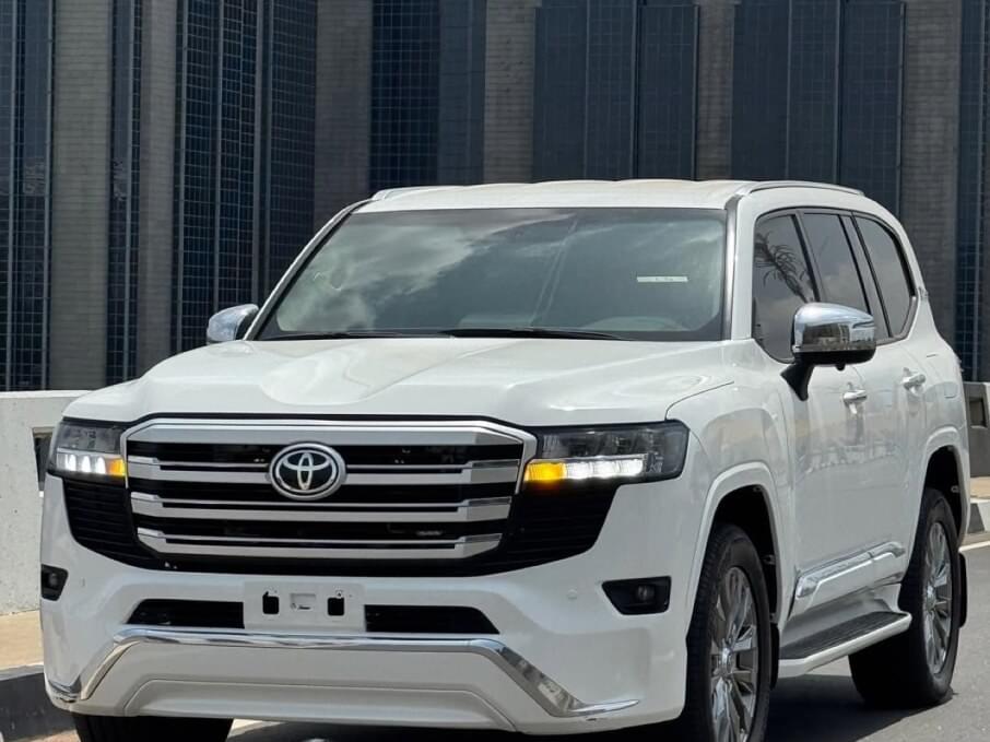 TOYOTA LAND CRUISER 2025 50 Kms.