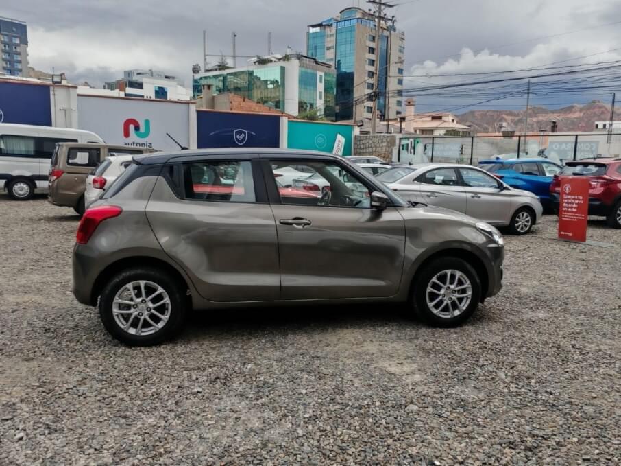 SUZUKI SWIFT 2021 80.000 Kms.